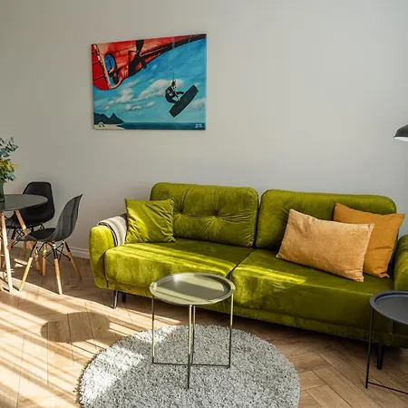 Wonderful In The Heart Of Center *