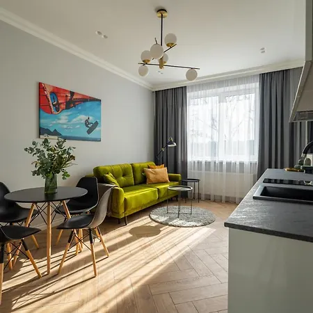 Wonderful In The Heart Of Center Apartment
