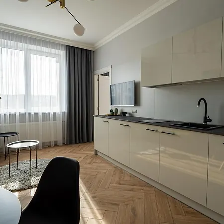 Wonderful In The Heart Of Center Apartment *